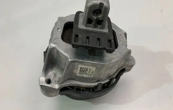 BMW 4 G22 G23 G24 G26 Engine mount vacuum valve 6860482