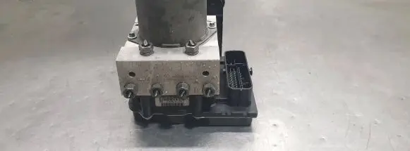 Audi A4 S4 B8 8K ABS Pump 8K0907379CM