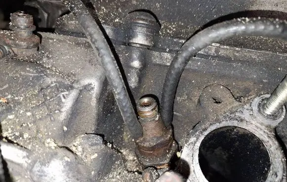 BMW 5 E39 Fuel injector