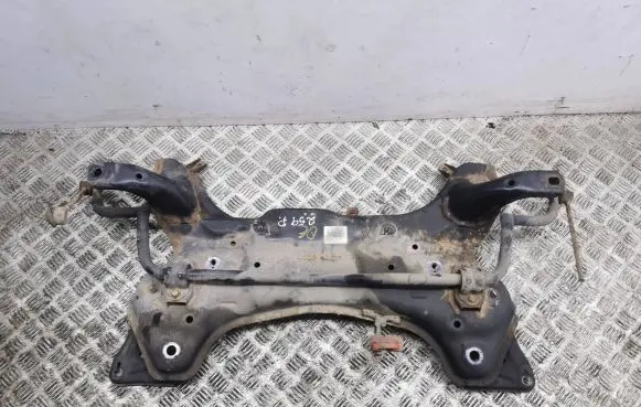 Hyundai i30 Front subframe 62401A2600