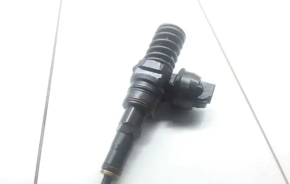 Audi A4 S4 B6 8E 8H Fuel injector 038130073AR 0414720214