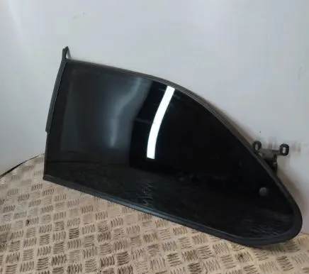 BMW 3 E36 Side middle window/glass 8146803