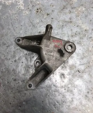 Opel Astra J Engine mounting bracket 13248664