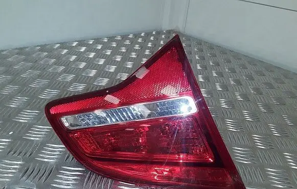 Opel Meriva B Tailgate rear/tail lights 21620101