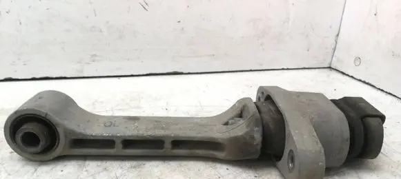 KIA Sportage Engine mount bracket