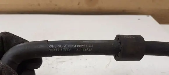 Volkswagen PASSAT B6 Turbo turbocharger oiling pipe/hose