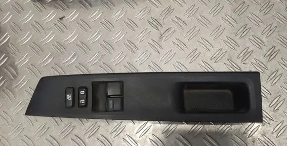 Toyota Yaris Electric window control switch 742320D330