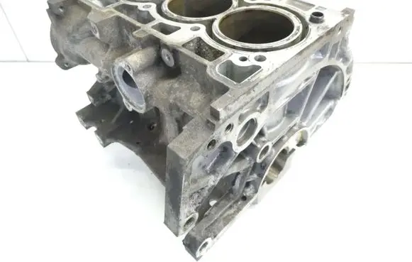 Nissan Note (E12) Engine block HR12