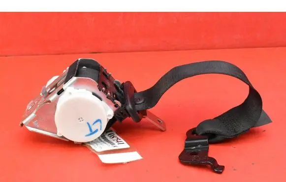 BMW 5 F10 F11 Front seatbelt 33061262D