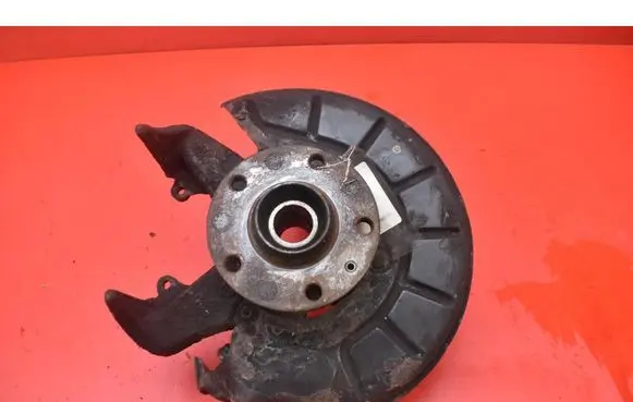 Skoda Octavia Mk2 (1Z) Front wheel hub spindle knuckle