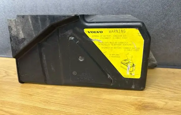 Volvo XC70 Battery box tray cover/lid 8622335