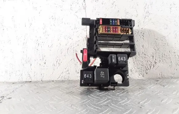 Audi TT TTS Mk2 Fuse module 8J0937503