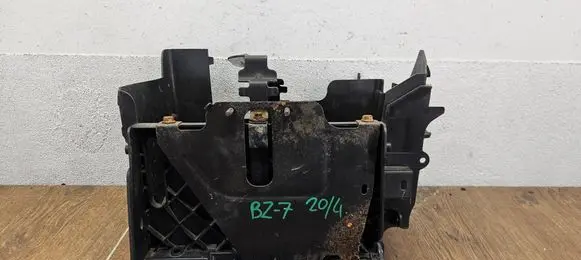 Battery box tray