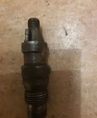 Volkswagen Caddy Fuel injector 068130201n