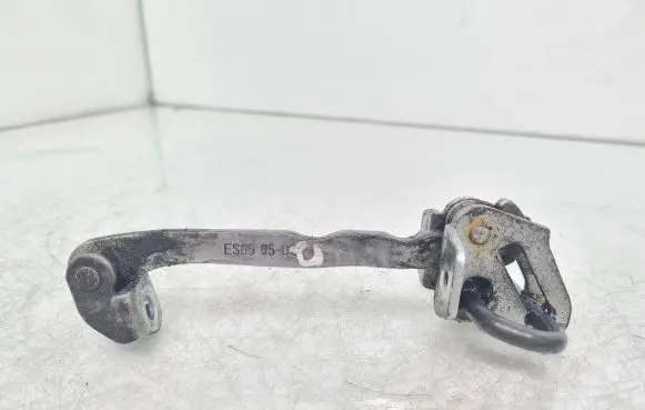 Opel Tigra B Front door check strap stopper 24413388