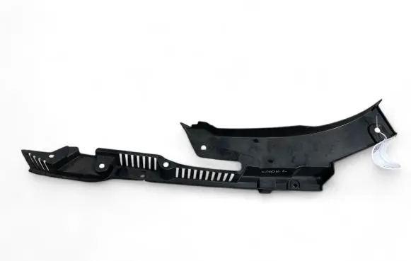 Volvo XC60 Fender mounting bracket 32216109