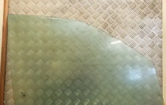 Opel Sintra Front door window glass four-door 43R001238