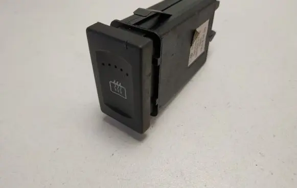 Volkswagen PASSAT B5 Windscreen/window heater switch 3B0959621D