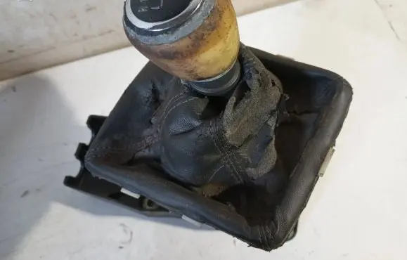Opel Vectra C Gear selector/shifter in gearbox 55557637LB