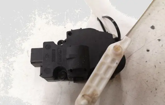 Jaguar XF X250 Air flap motor/actuator MF1139300770