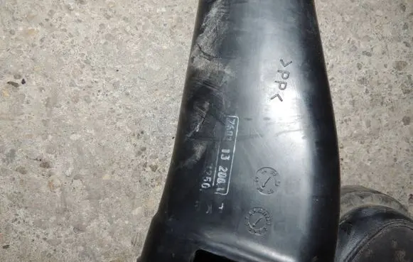 Mazda 3 I Intake resonator Z60113200