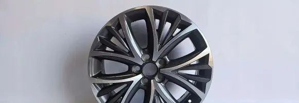 Toyota Avensis T270 R17 alloy rim 