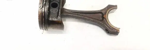 Chevrolet Captiva Piston with connecting rod