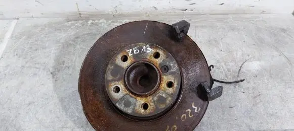 BMW 1 E81 E87 Front wheel hub 6764443