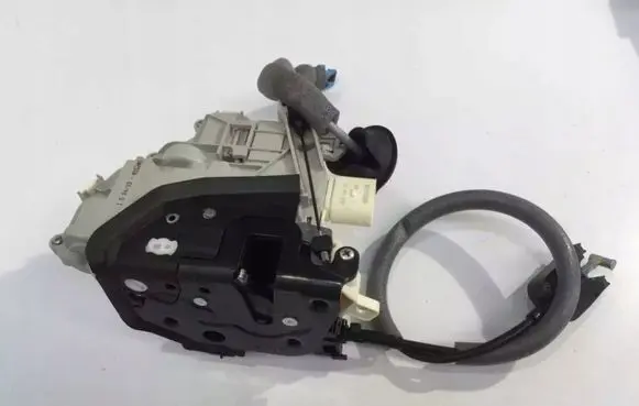 Audi Q2 - Rear door lock 4G0839015C