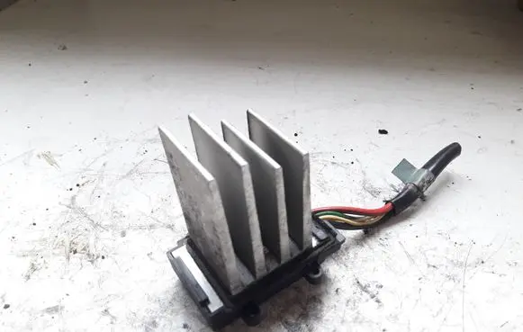 Saab 9-5 Heater blower fan relay 