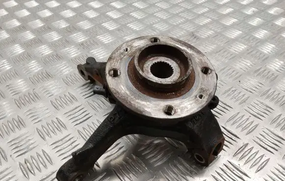 Peugeot 208 Front wheel hub