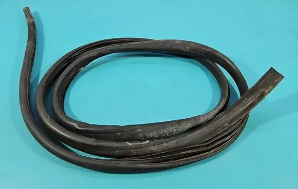 Front door rubber seal