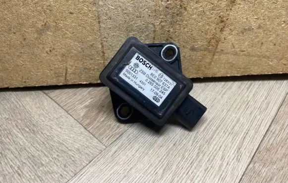 Audi A6 S6 C6 4F ESP acceleration yaw rate sensor 8E0907637A 0265005245