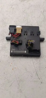 Audi A4 S4 B7 8E 8H Comfort/convenience module 8E0907279N