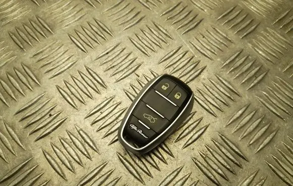 Alfa Romeo Giulia Ignition key/card 156140440
