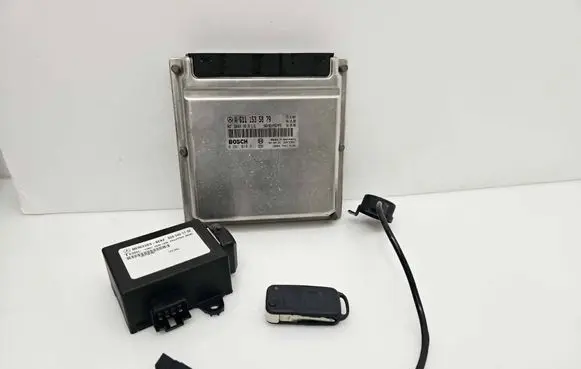 Mercedes-Benz Sprinter W901 W902 W903 W904 Engine control unit/module A6111535879 0281010611 28RTE851
