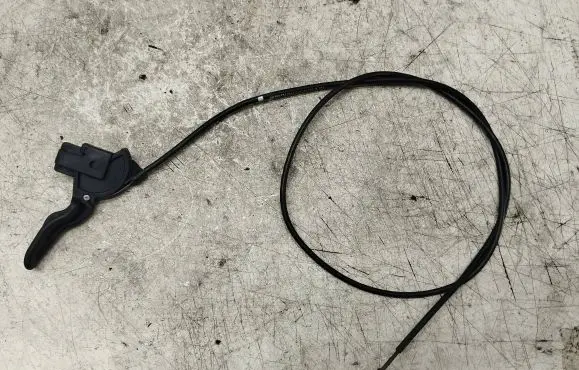 Opel Meriva A Engine bonnet (hood) release handle 13128233