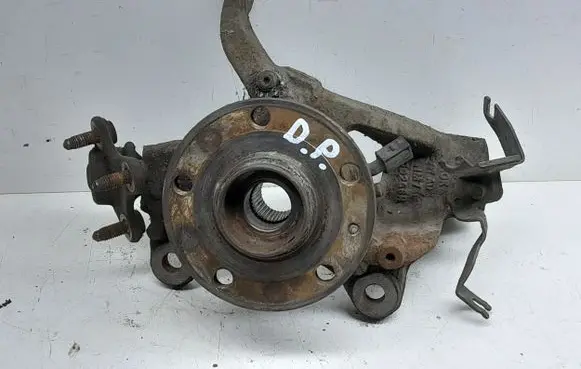Volkswagen Golf VII Front wheel hub