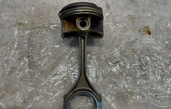 Toyota RAV 4 (XA50) Piston with connecting rod