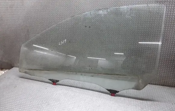 Toyota Echo Front door window/glass (coupe) 