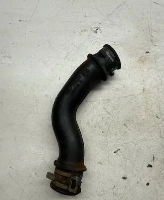 Engine coolant pipe/hose