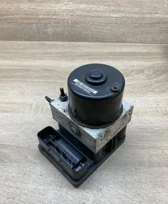 Volkswagen Golf V ABS Pump 1K0907379K 1K0614517H