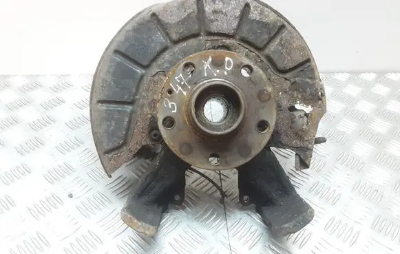 Skoda Octavia Mk2 (1Z) Front wheel hub