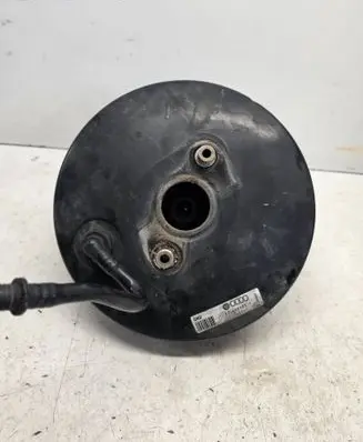 Volkswagen PASSAT B5 Brake booster 8D0612105F