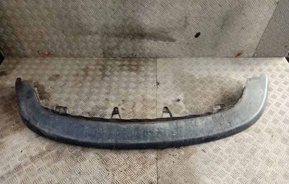 Volkswagen Golf V Front bumper lip 