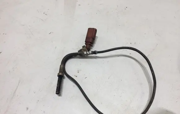Volkswagen PASSAT B6 Exhaust gas temperature sensor 03G906088