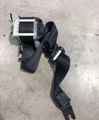 Volvo S60 Front seatbelt 39800481