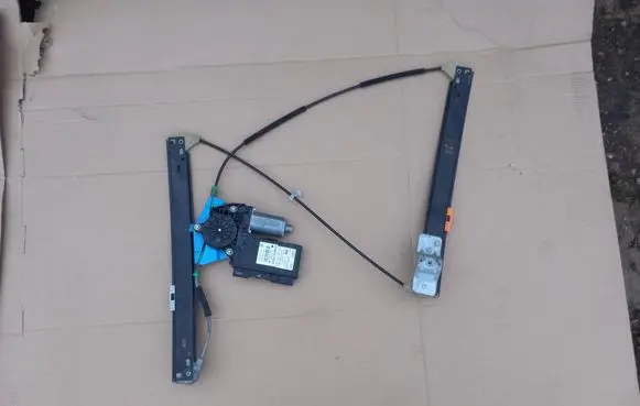 Seat Exeo (3R) Front door window regulator with motor 8E1959802G 105845204 5WK49200CBF