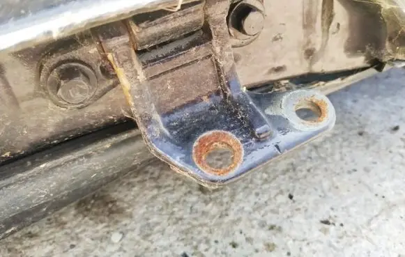 Honda Legend III KA9 Rear door lower hinge