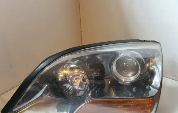 KIA Sorento Headlight/headlamp 921013E5